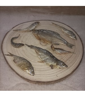 Mastication poisson hareng pour chiot et chien.