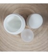 Distributeur friandise humide pour chien.