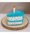 Peluche part de gâteau bleu pour chien.